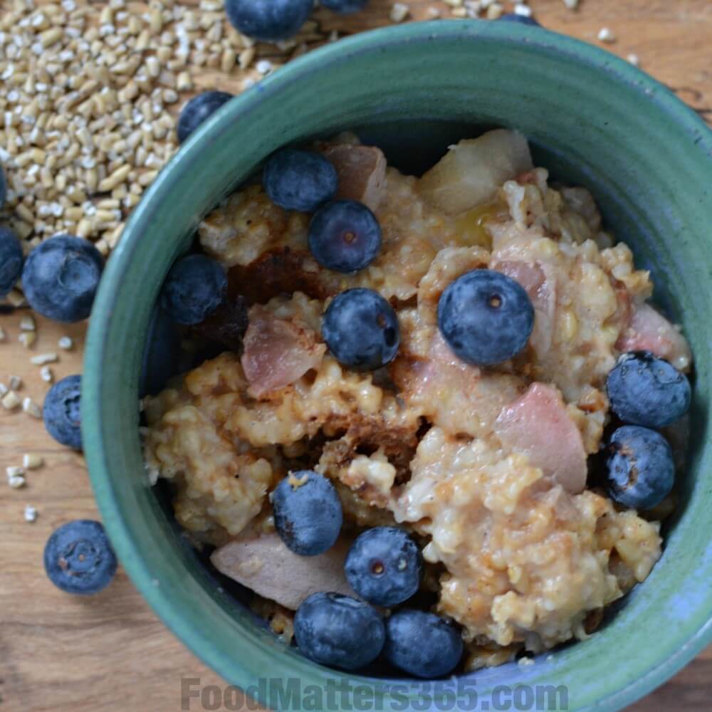 Overnight Crockpot Slow Cooker Baked Oats - Foodess